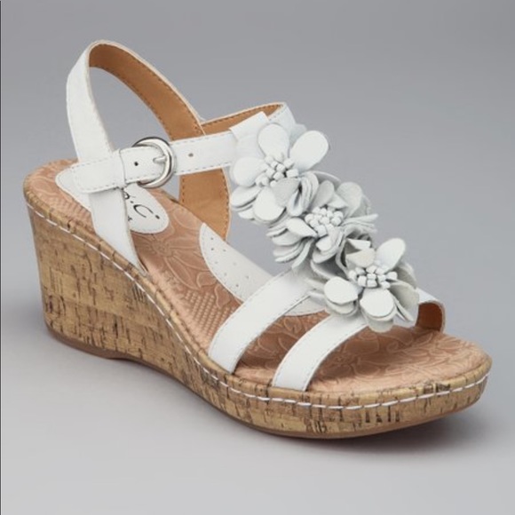 boc wedges with flowers